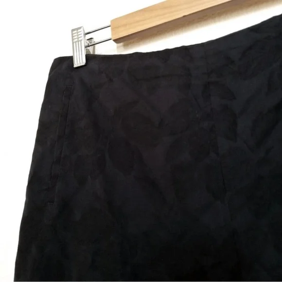 THE ROWViscose Cropped Pants Black Floral 8